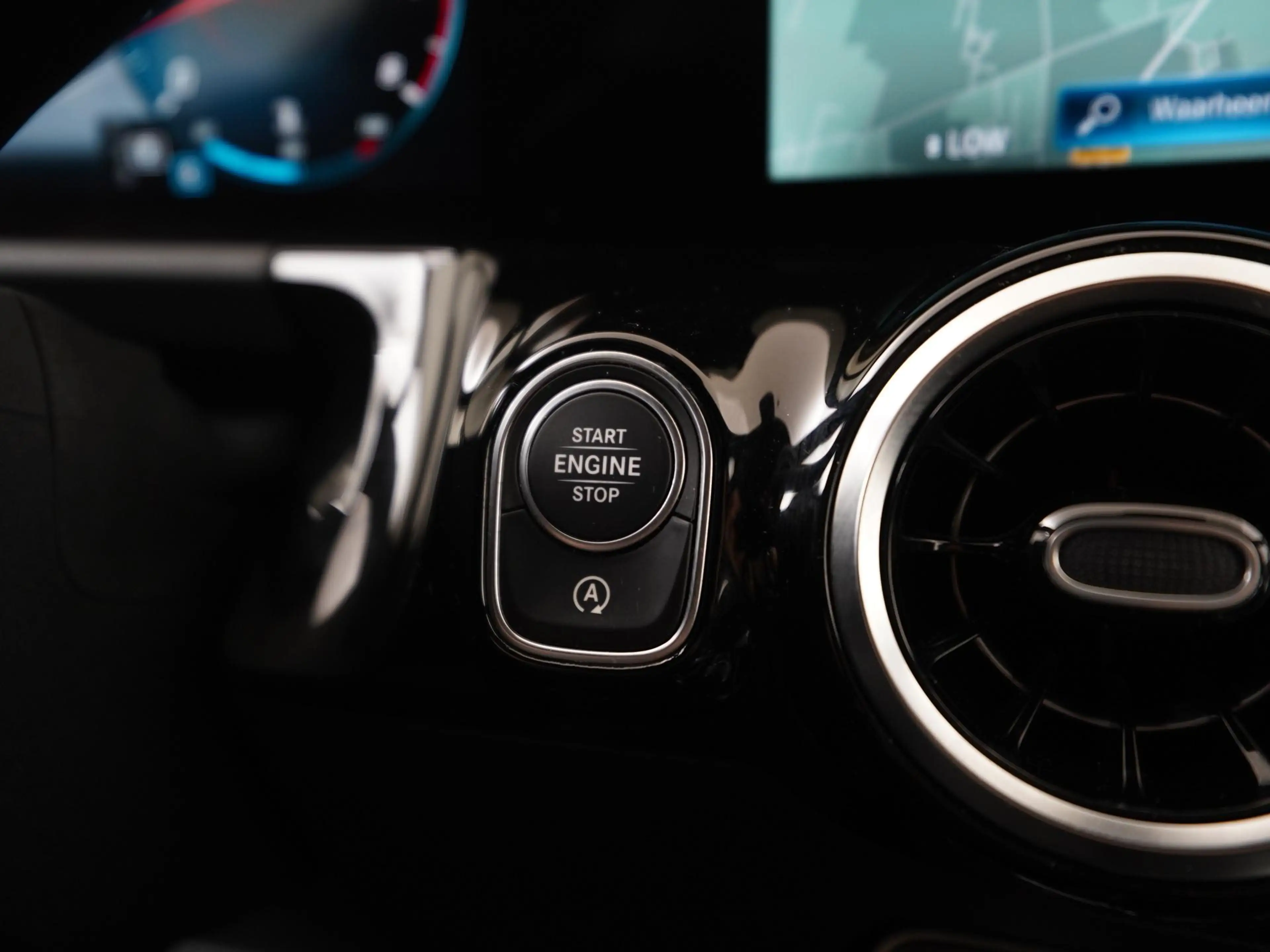 Mercedes-Benz B 180 Launch Edition Premium Plus | Trekhaak | Widescree — photo 38