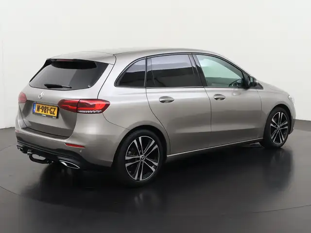Mercedes-Benz B-Class view 5