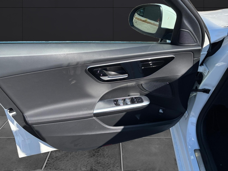 Mercedes-Benz C 200 d T-Modell Avantgarde*AHV*Totwinkel — photo 9