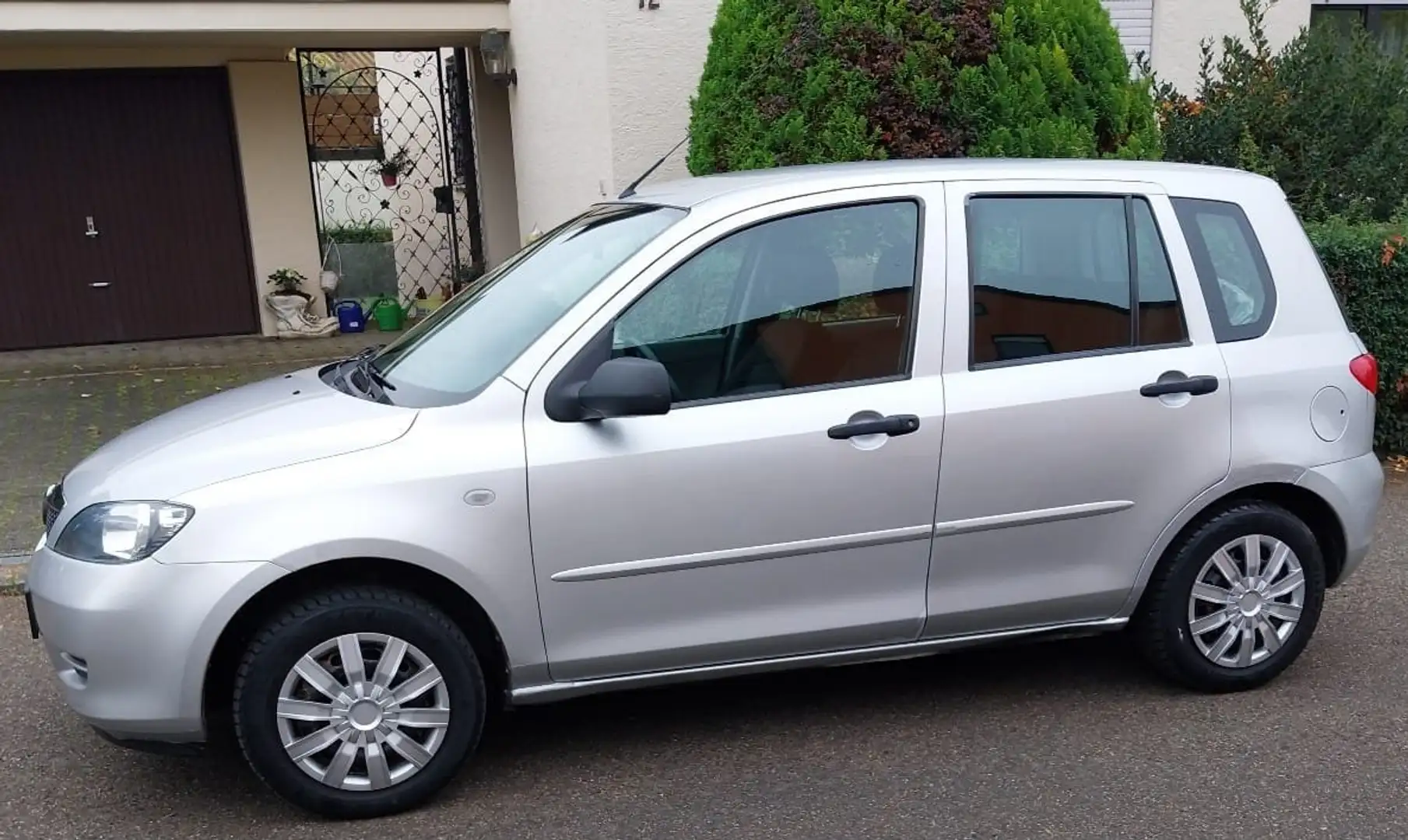 Mazda 2 erst 75tkm Stříbrná - 1