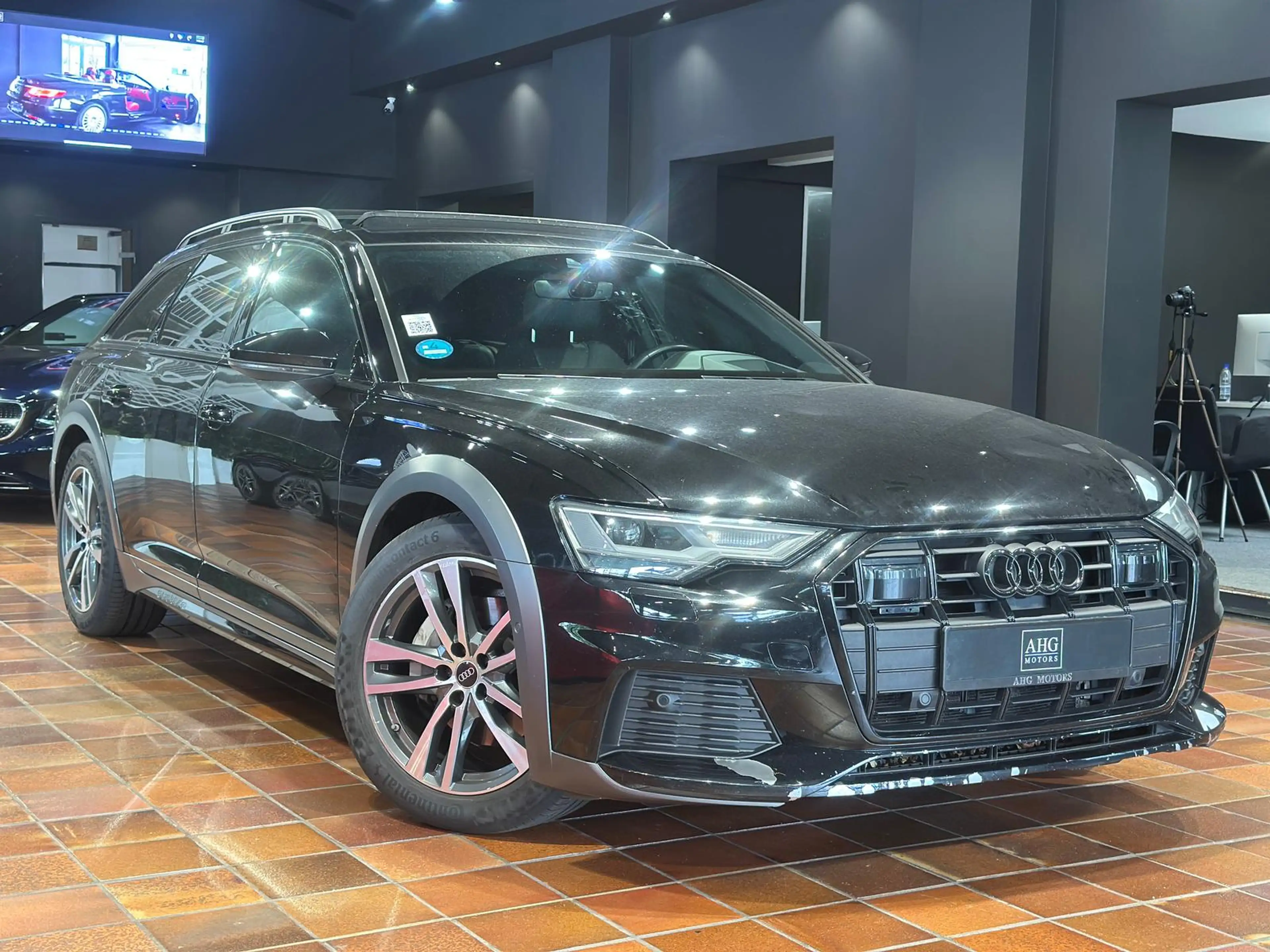 Audi A6 allroad 40 TDI QUATTRO PANO HUD ACC KEYLESS AHK ALL-BLACK — photo 11