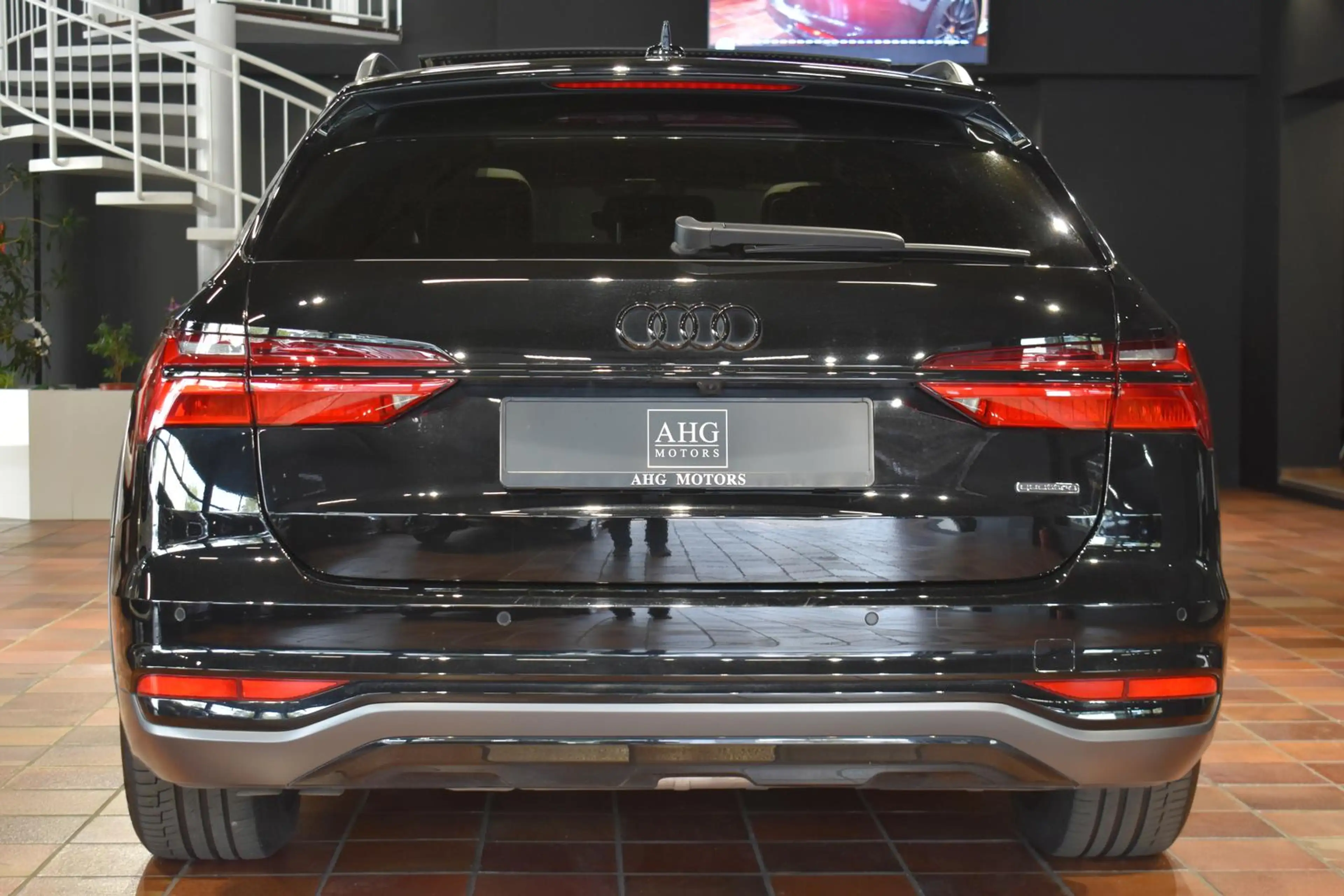 Audi A6 allroad 40 TDI QUATTRO PANO HUD ACC KEYLESS AHK ALL-BLACK — photo 4