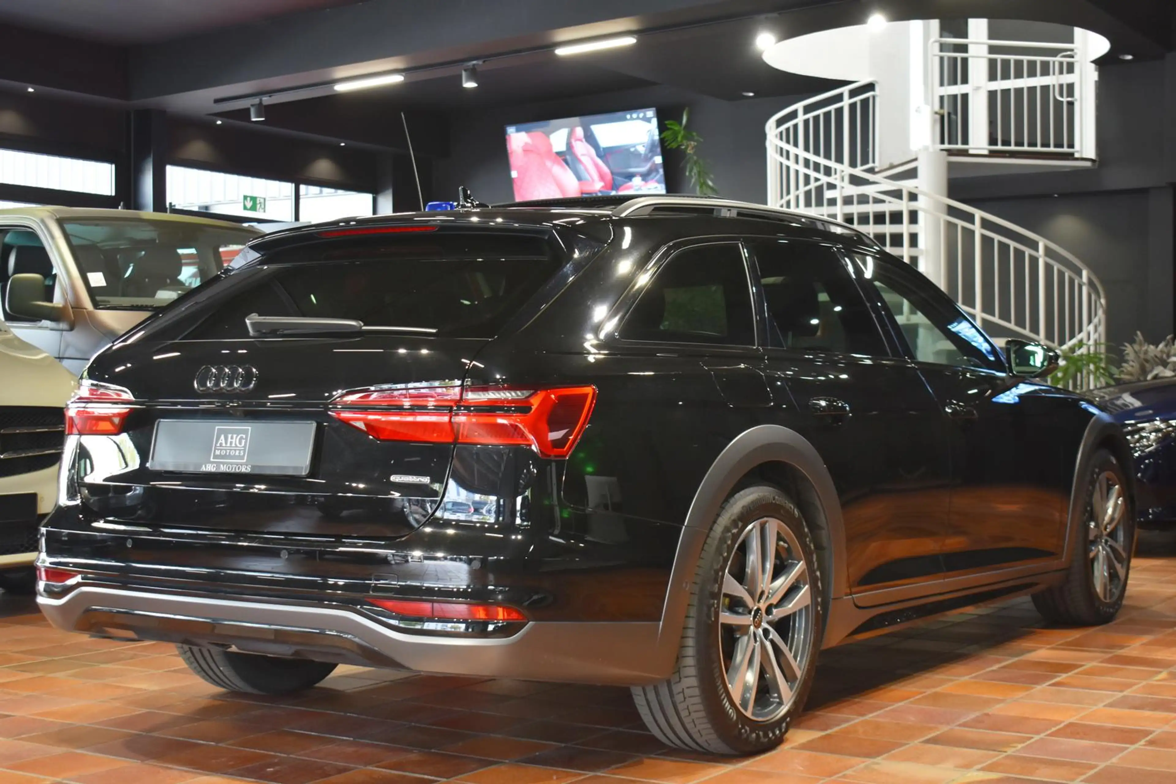 Audi A6 allroad 40 TDI QUATTRO PANO HUD ACC KEYLESS AHK ALL-BLACK — photo 9
