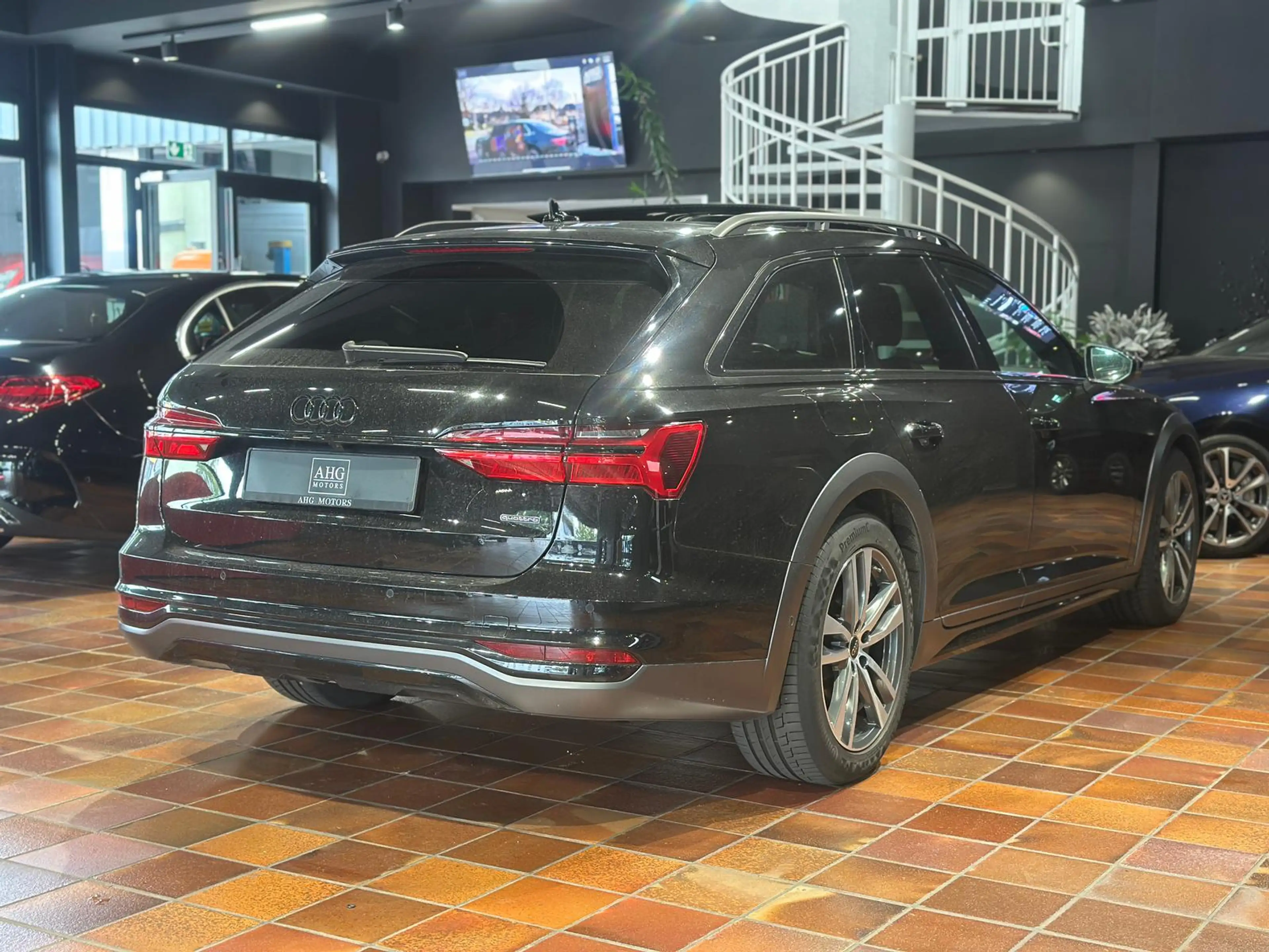 Audi A6 allroad 40 TDI QUATTRO PANO HUD ACC KEYLESS AHK ALL-BLACK — photo 9