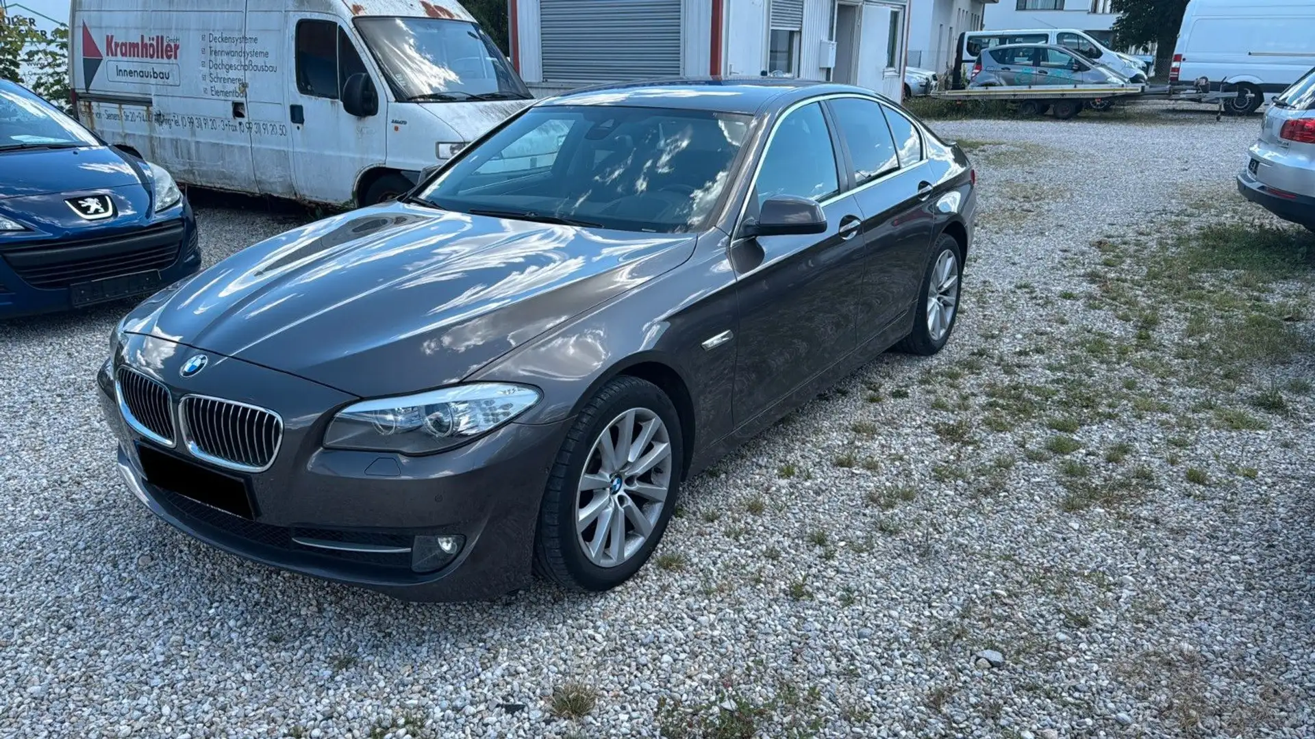 BMW 520 Baureihe 5 Lim. 520 d Innovation ( im KA ) Brun - 2