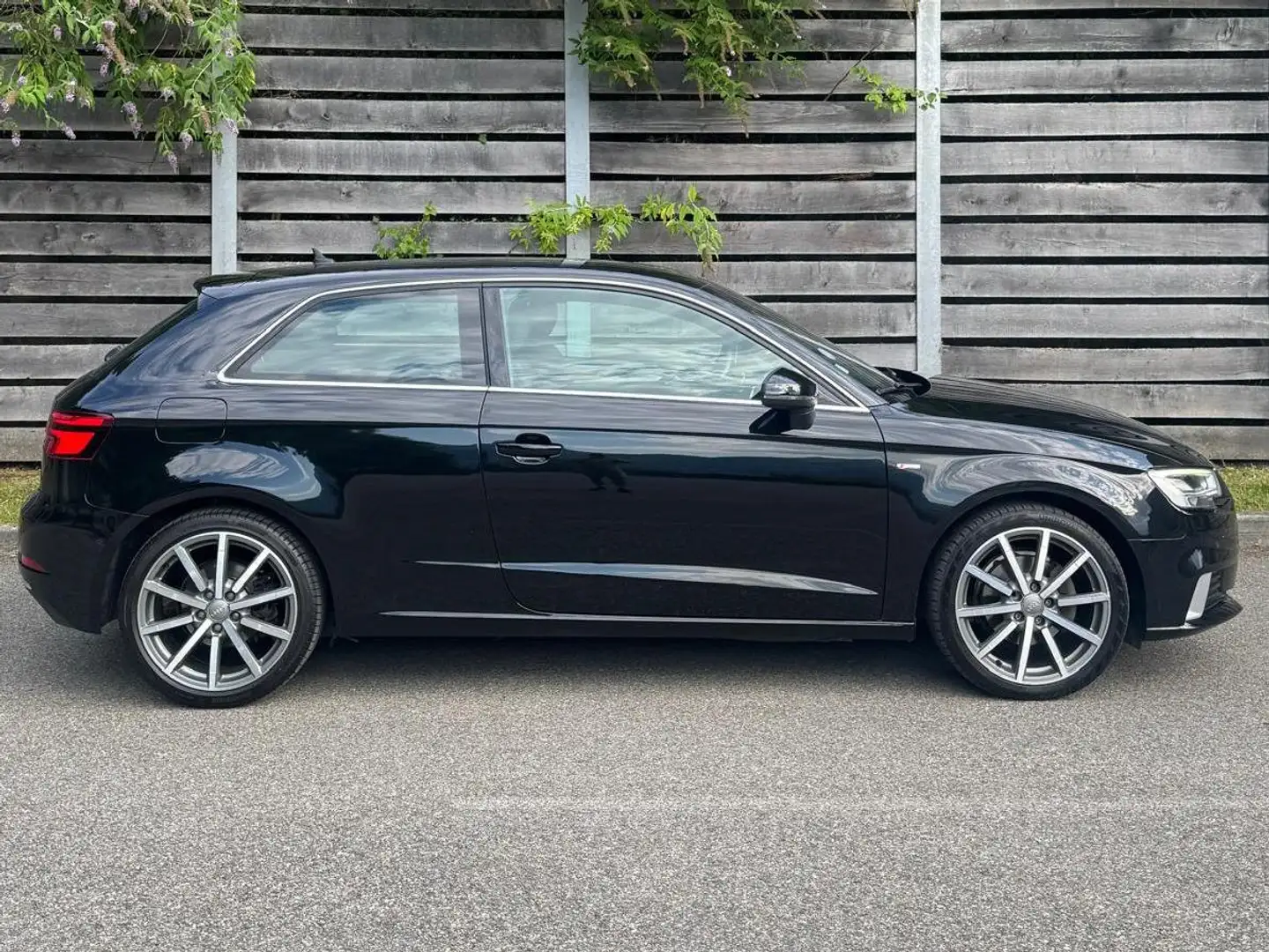 Audi A3 A3 1.5 TFSI CoD 150 S Line Noir - 2
