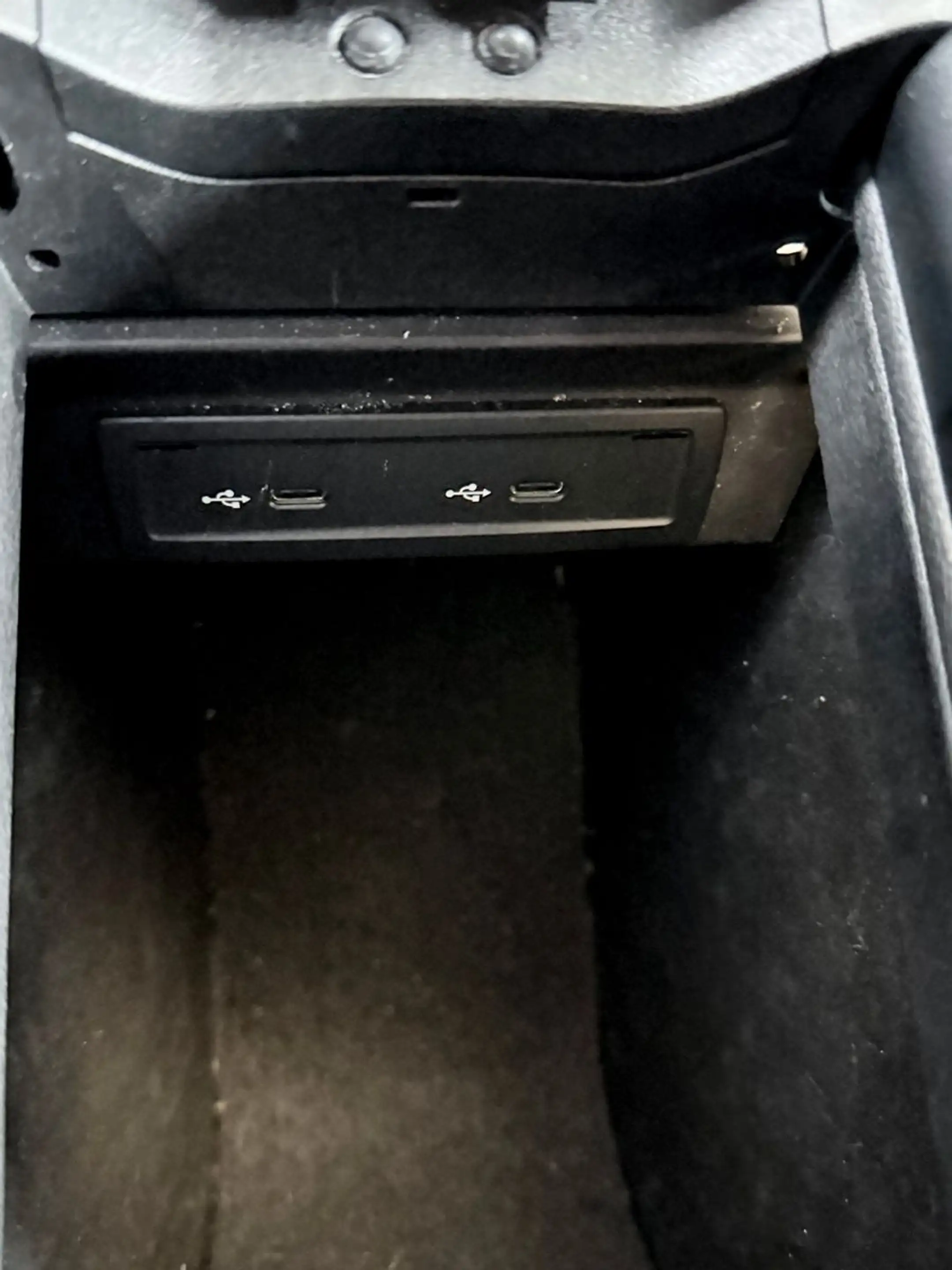 Mercedes-Benz EQA 300 4Matic-Progressive- LED-KAM-AMB-MBUX — photo 12