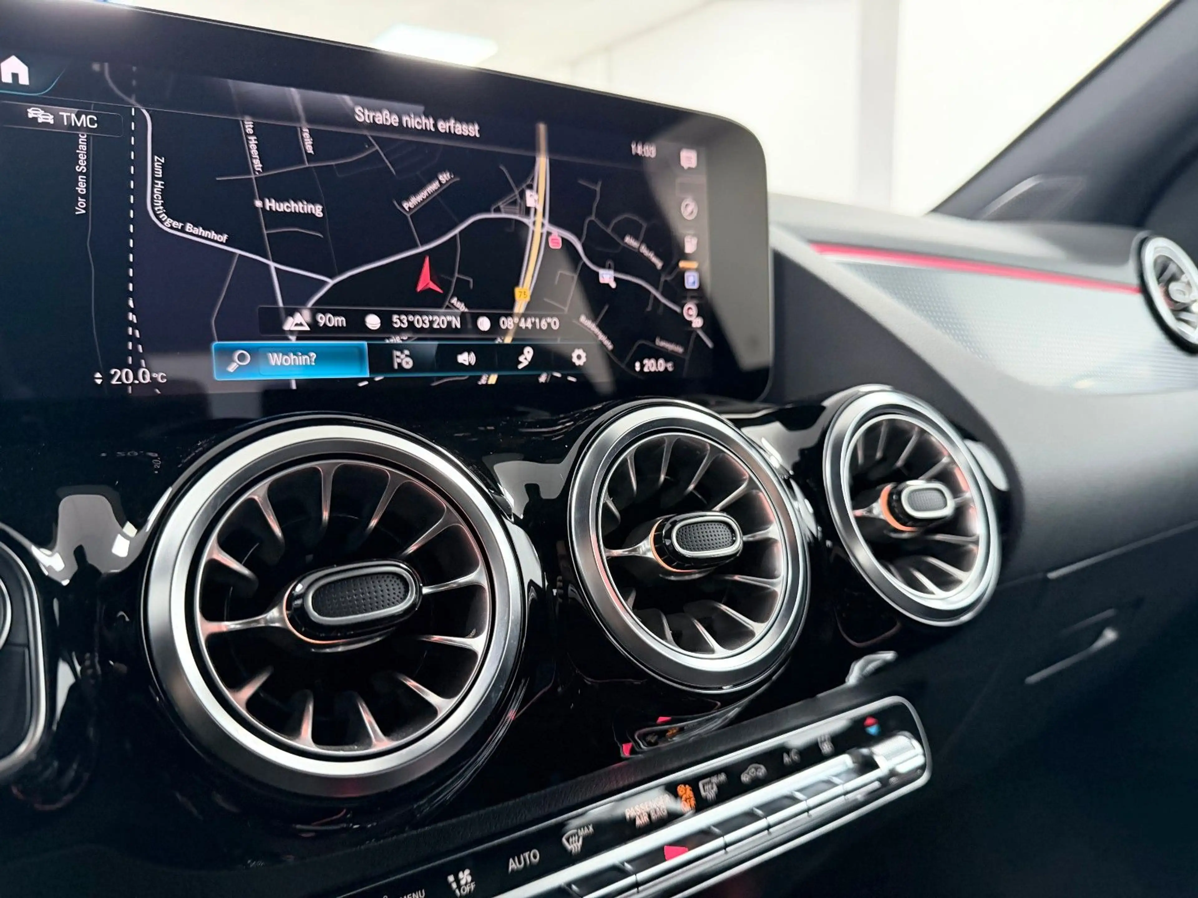 Mercedes-Benz EQA 300 4Matic-Progressive- LED-KAM-AMB-MBUX — photo 3