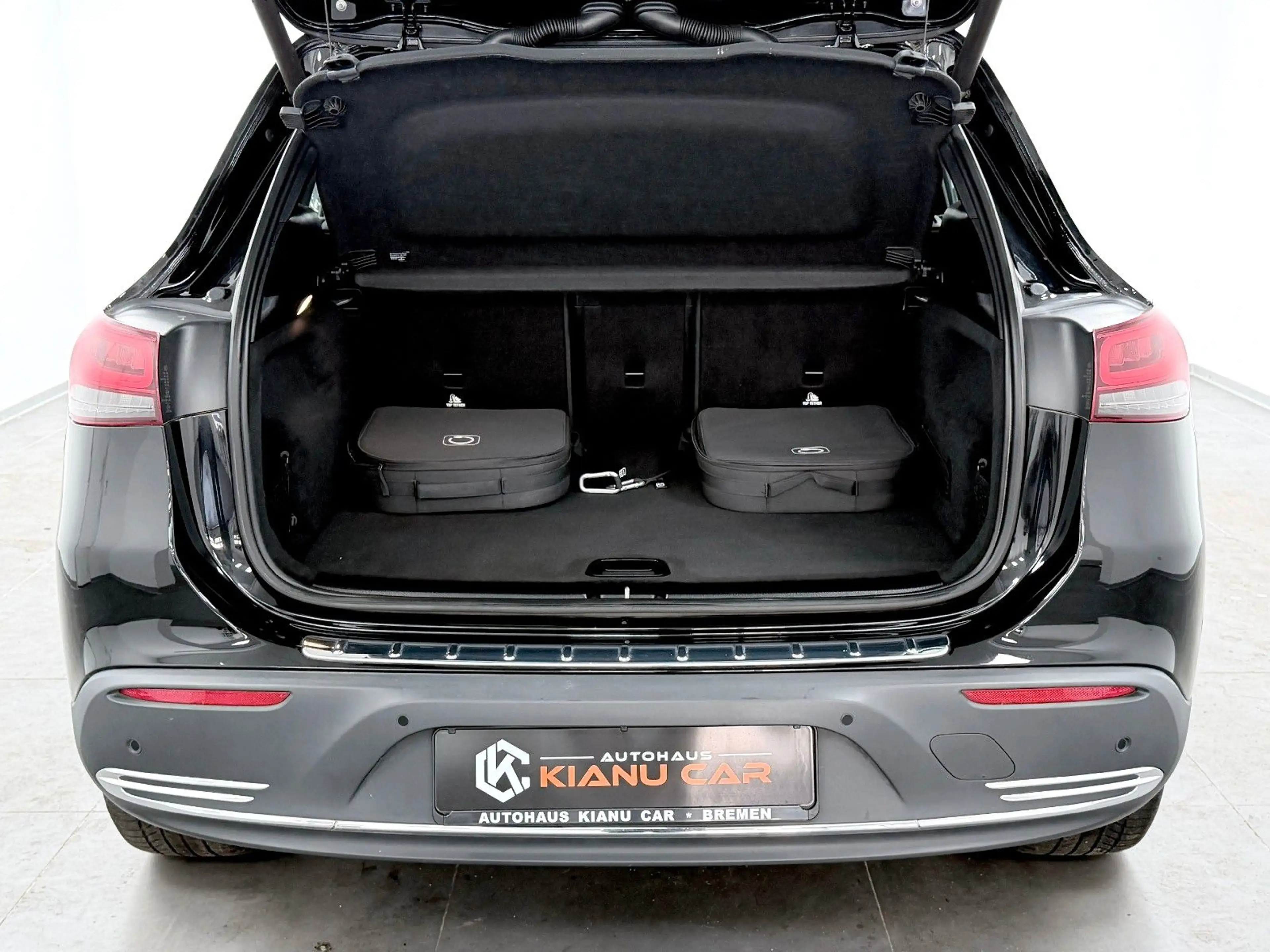 Mercedes-Benz EQA 300 4Matic-Progressive- LED-KAM-AMB-MBUX — photo 36