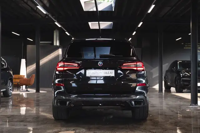 BMW X5 view 8