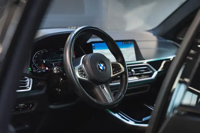 BMW X5 view 14