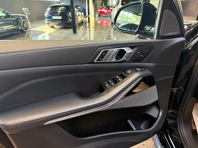 BMW X5 xDrive 30d // M-PAKET // Ansicht 10