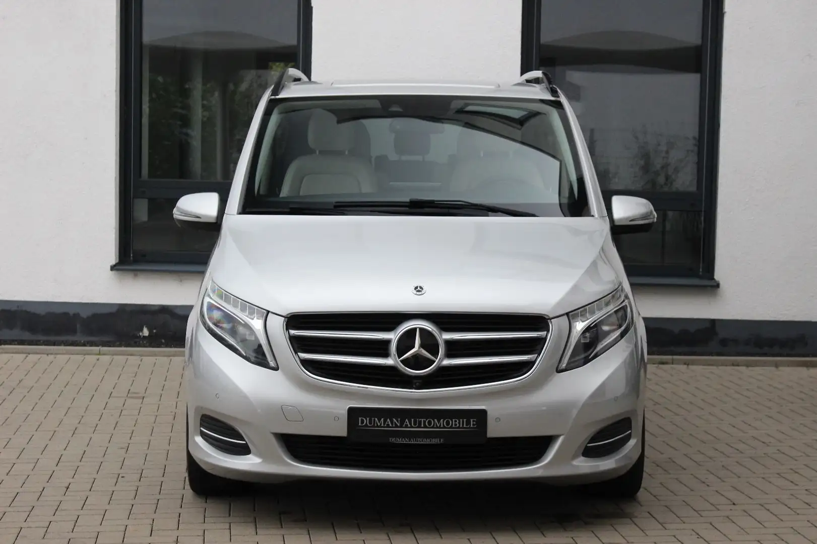 Mercedes-Benz V 250 d Avantgarde ExtraLang COMAND LEDER 7-SITZE Argent - 2