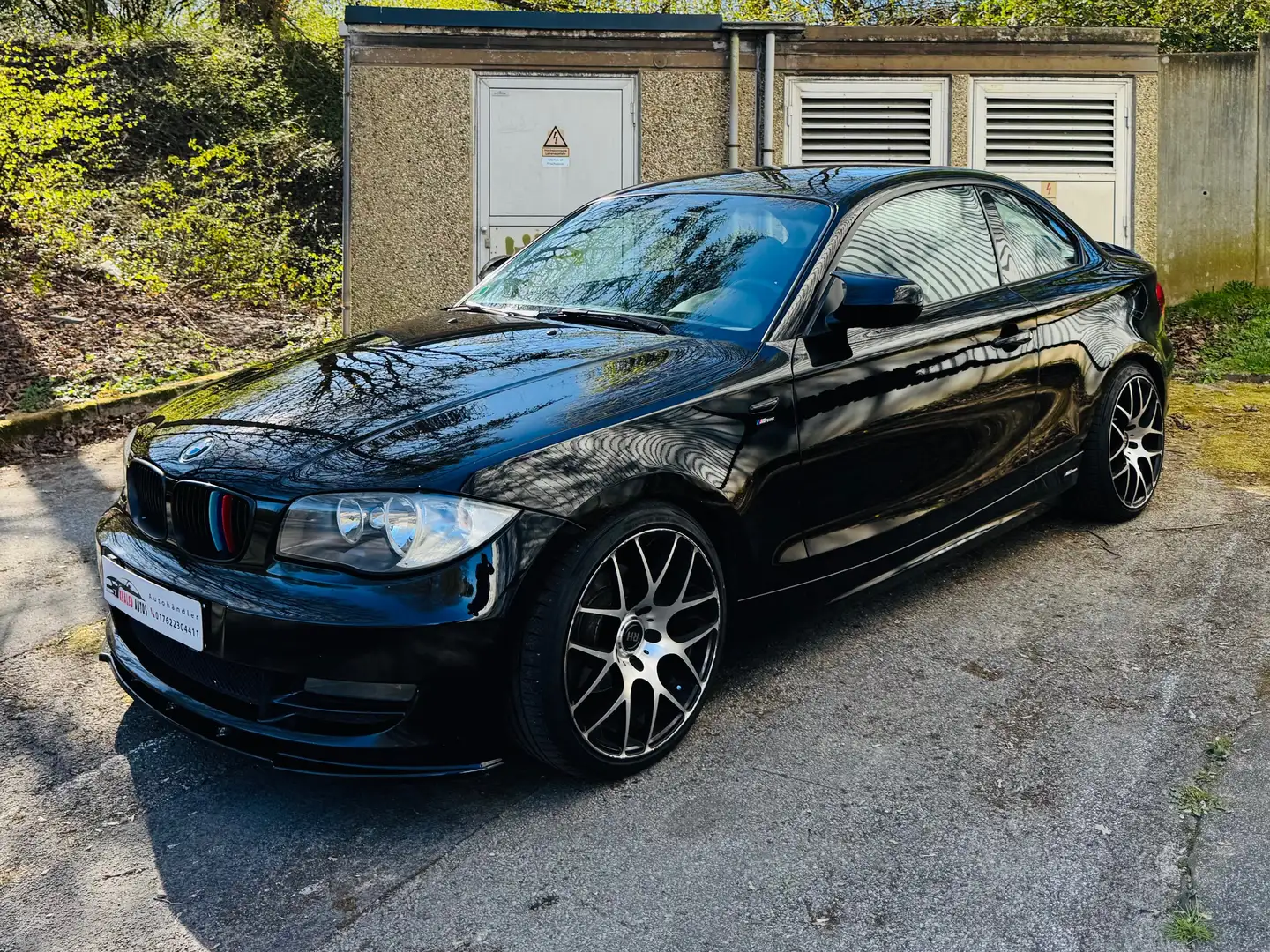 BMW 118 118d Schwarz - 1