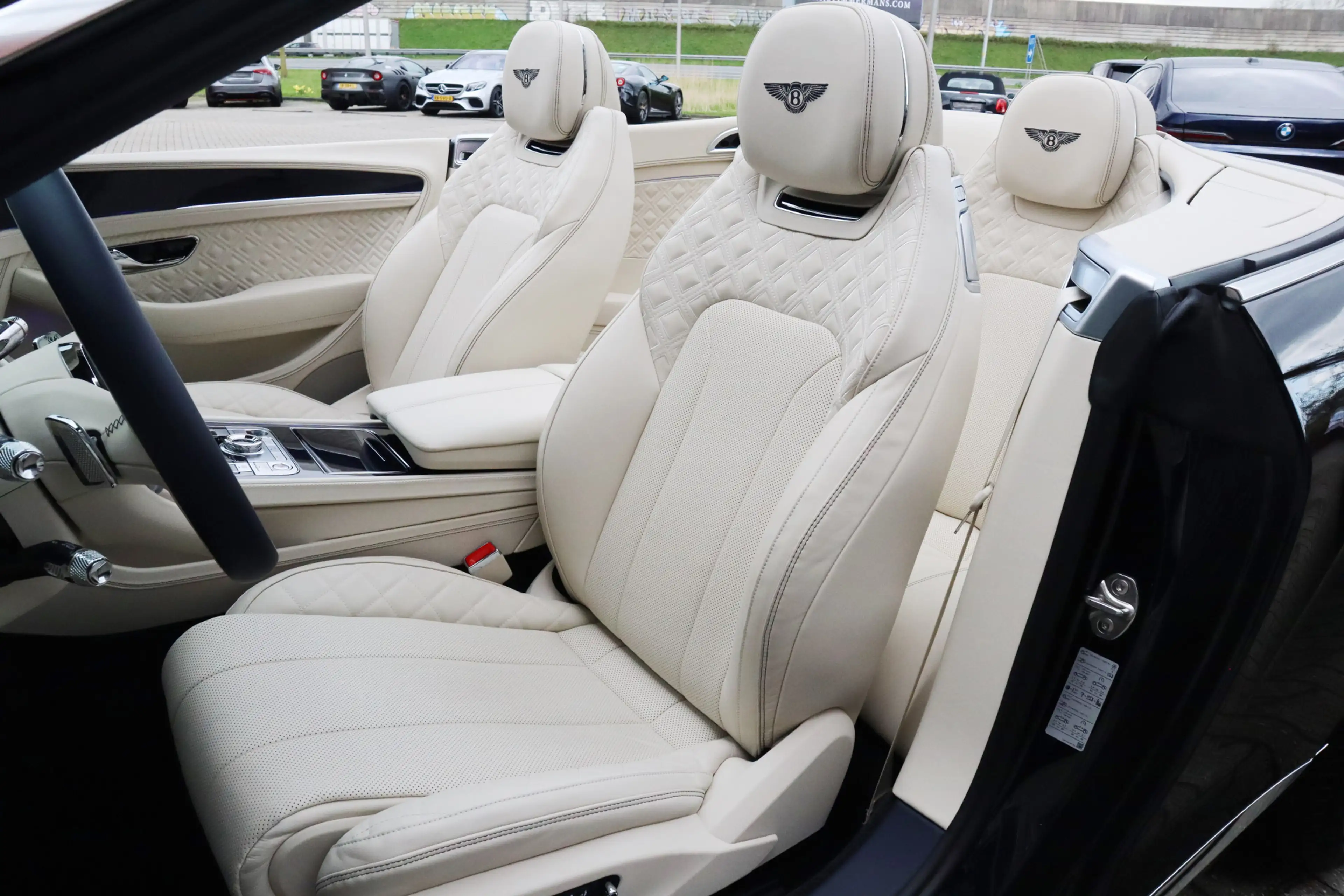 Bentley Continental GTC 4.0 V8 Azure | Mulliner, Naim Audio, Massage, Nach — photo 24