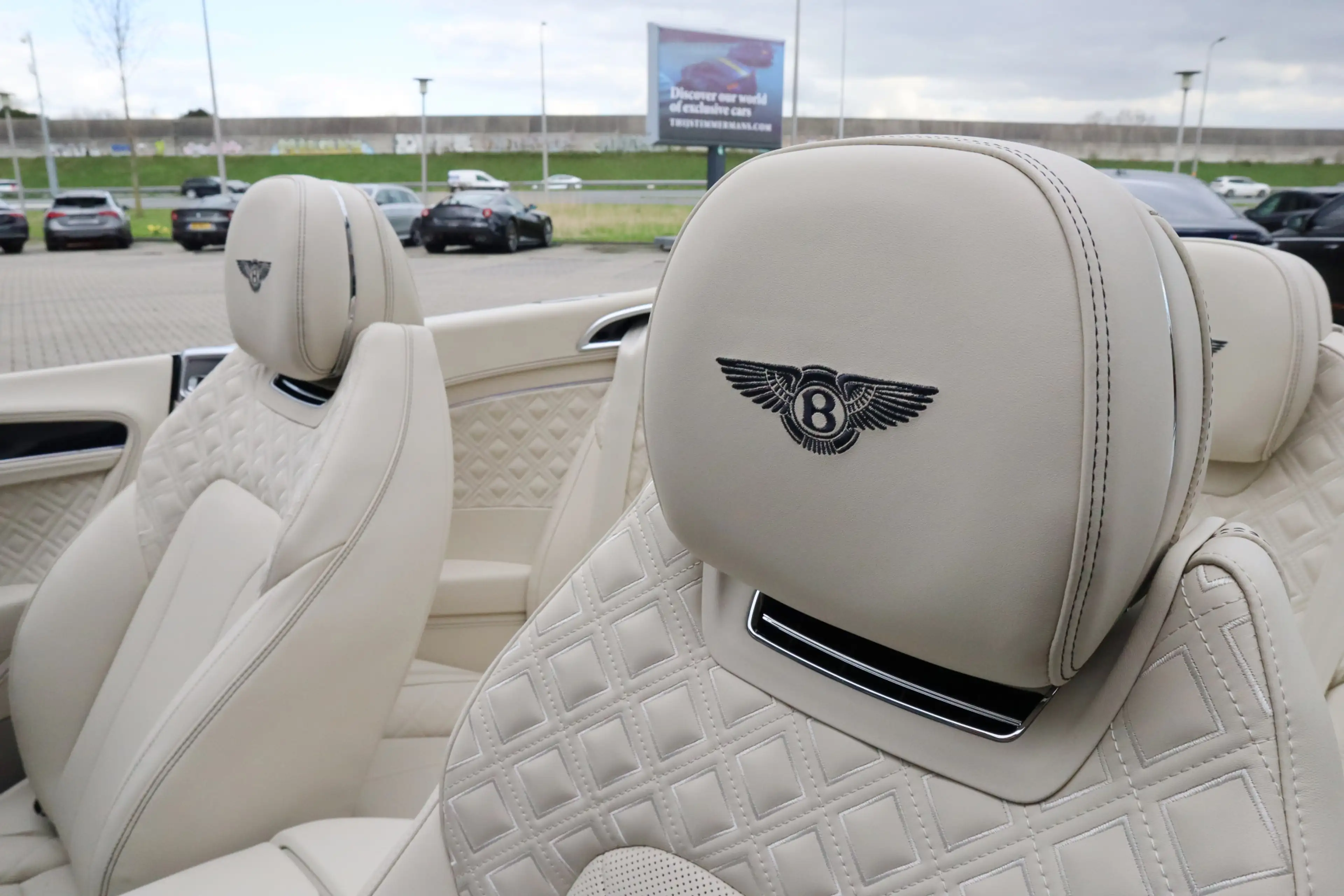 Bentley Continental GTC 4.0 V8 Azure | Mulliner, Naim Audio, Massage, Nach — photo 25