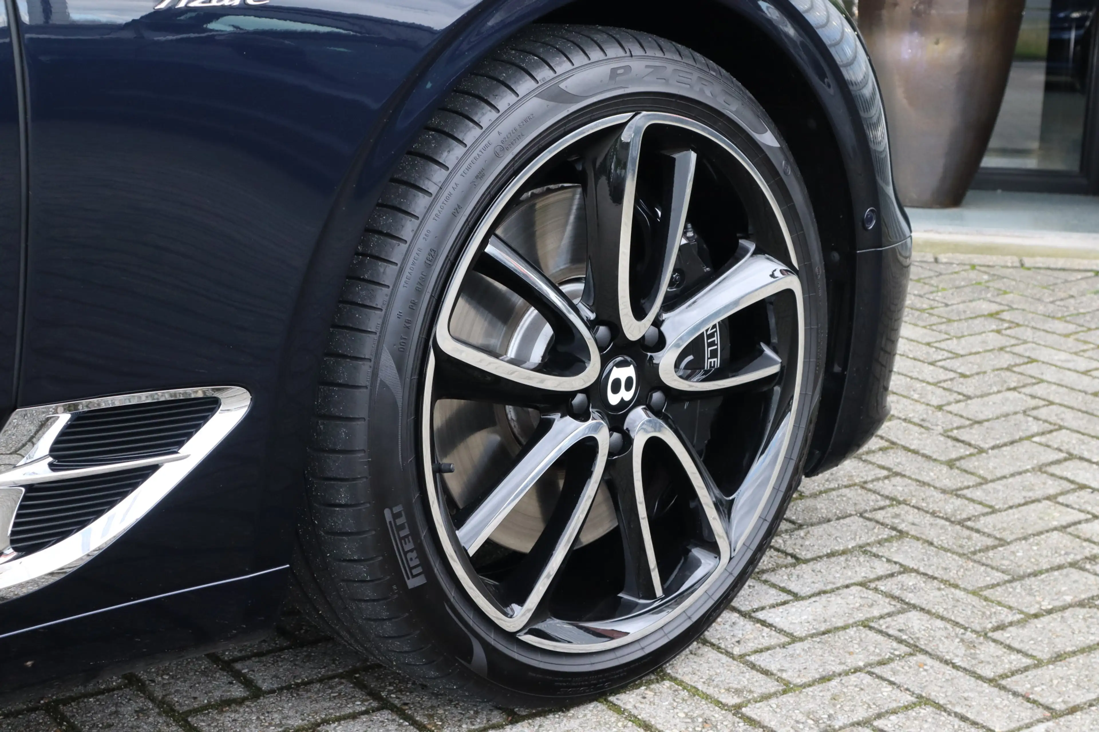 Bentley Continental GTC 4.0 V8 Azure | Mulliner, Naim Audio, Massage, Nach — photo 11