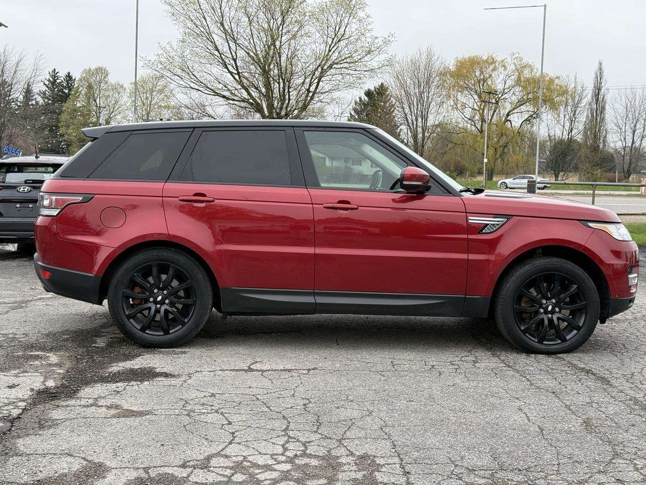 2014 Land Rover Range Rover Sport HSE alt 2