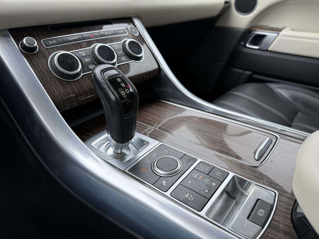 2014 Land Rover Range Rover Sport HSE thumb 19