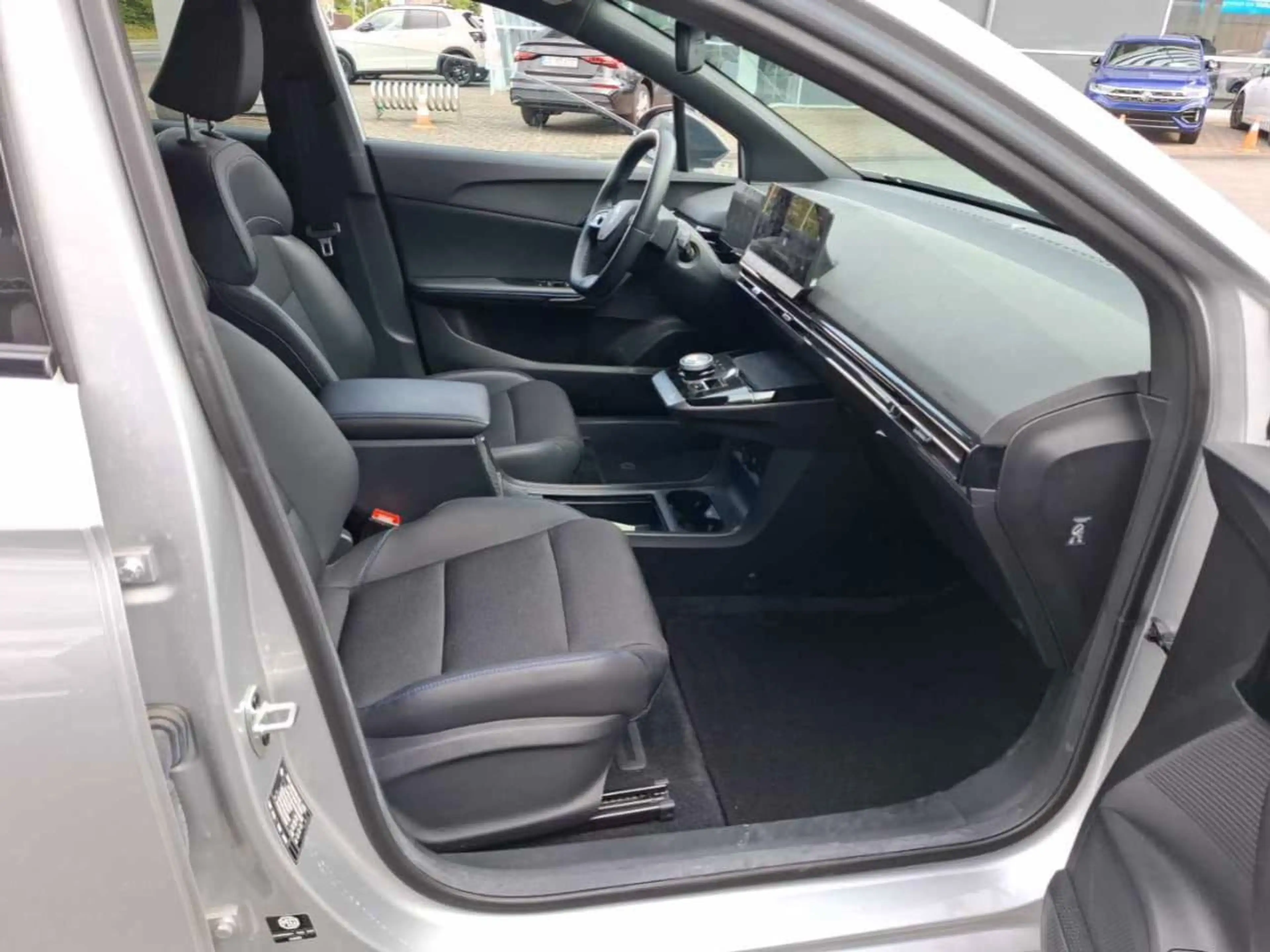 MG MG4 150 kW Luxury 64 kWh 360° ACC BLIS LED Lane AUT Kl — photo 9