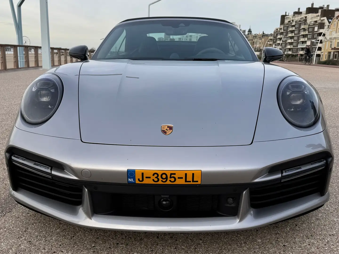 Porsche 992 Turbo S Cabrio Lift/Burm Ceramic GT-SILVER NL Auto Zilver - 2