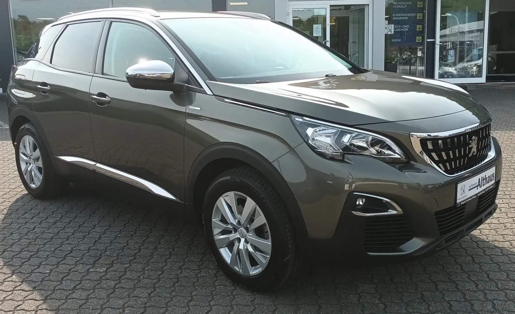 Peugeot 3008 Active 1.5 Blue HDi 130 6 Gang mit AHK und M+S Grau - 2