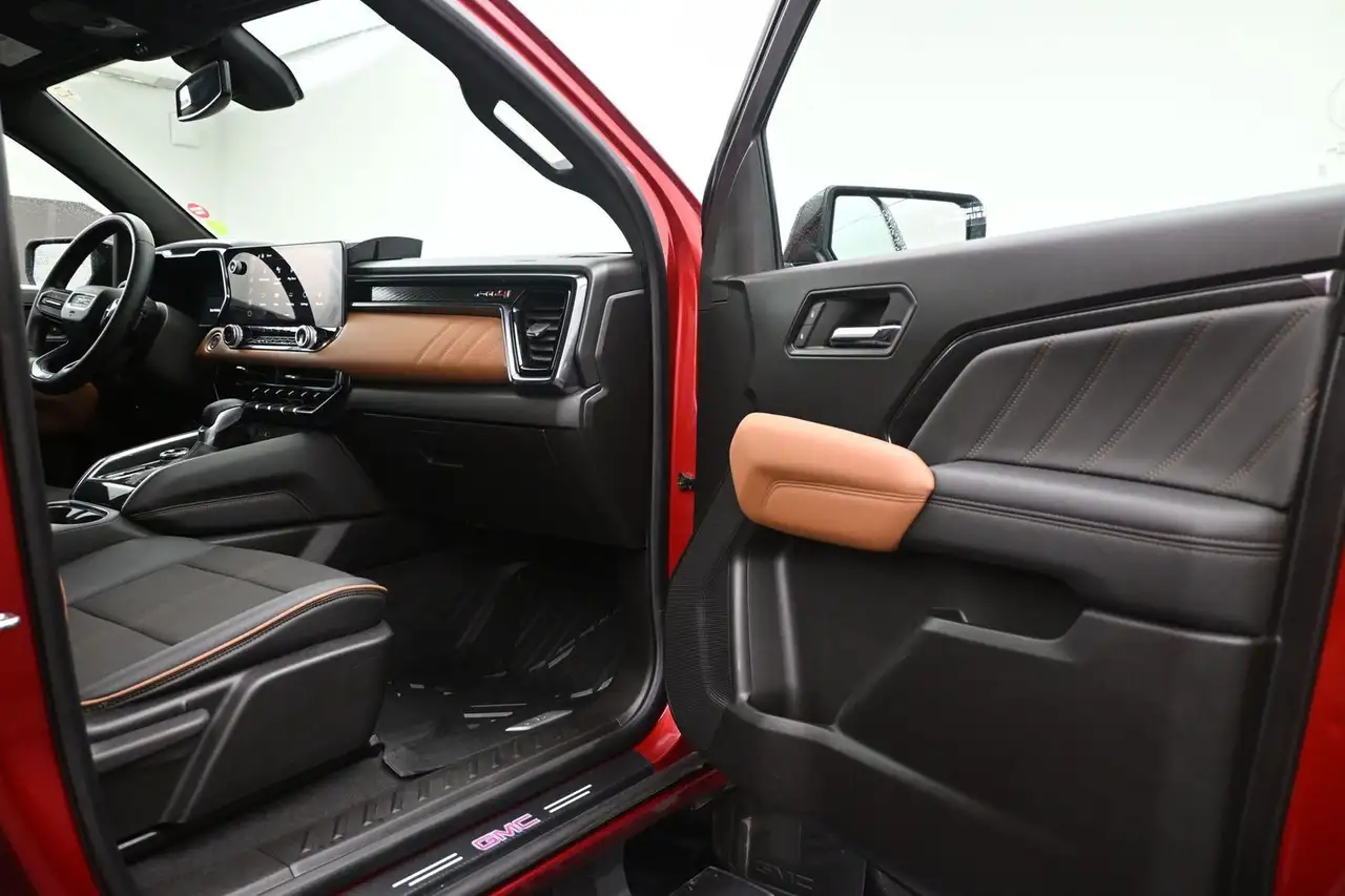 GMC Canyon снимка GMC Canyon