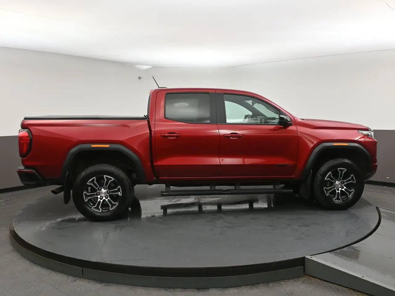 GMC Canyon снимка GMC Canyon