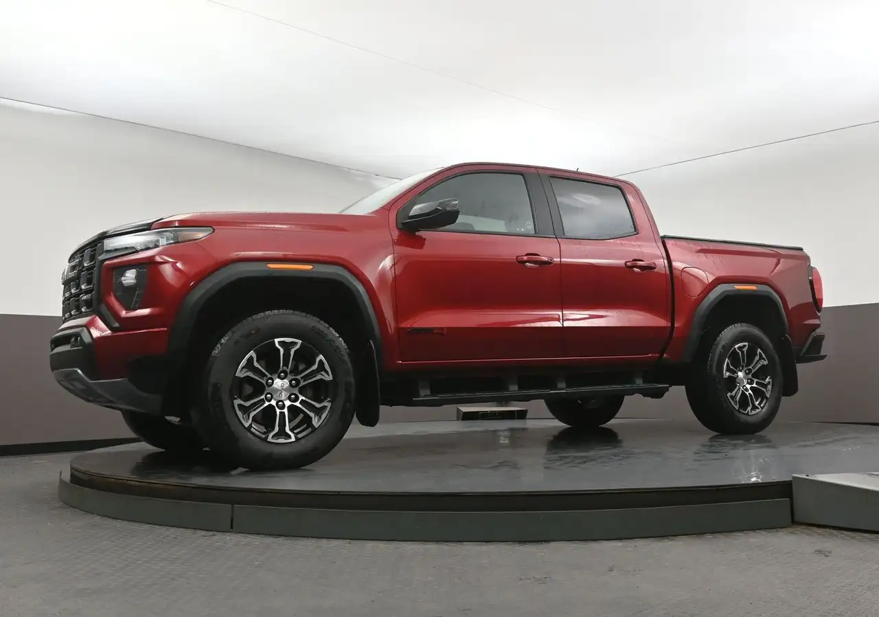 GMC Canyon снимка GMC Canyon