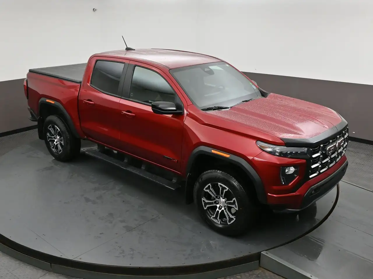 GMC Canyon снимка GMC Canyon