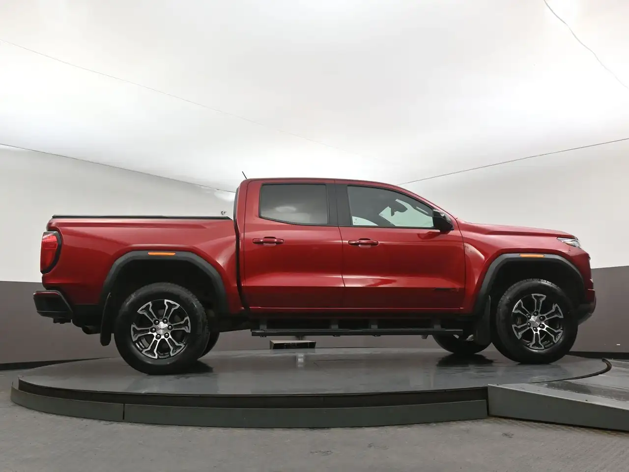 GMC Canyon снимка GMC Canyon