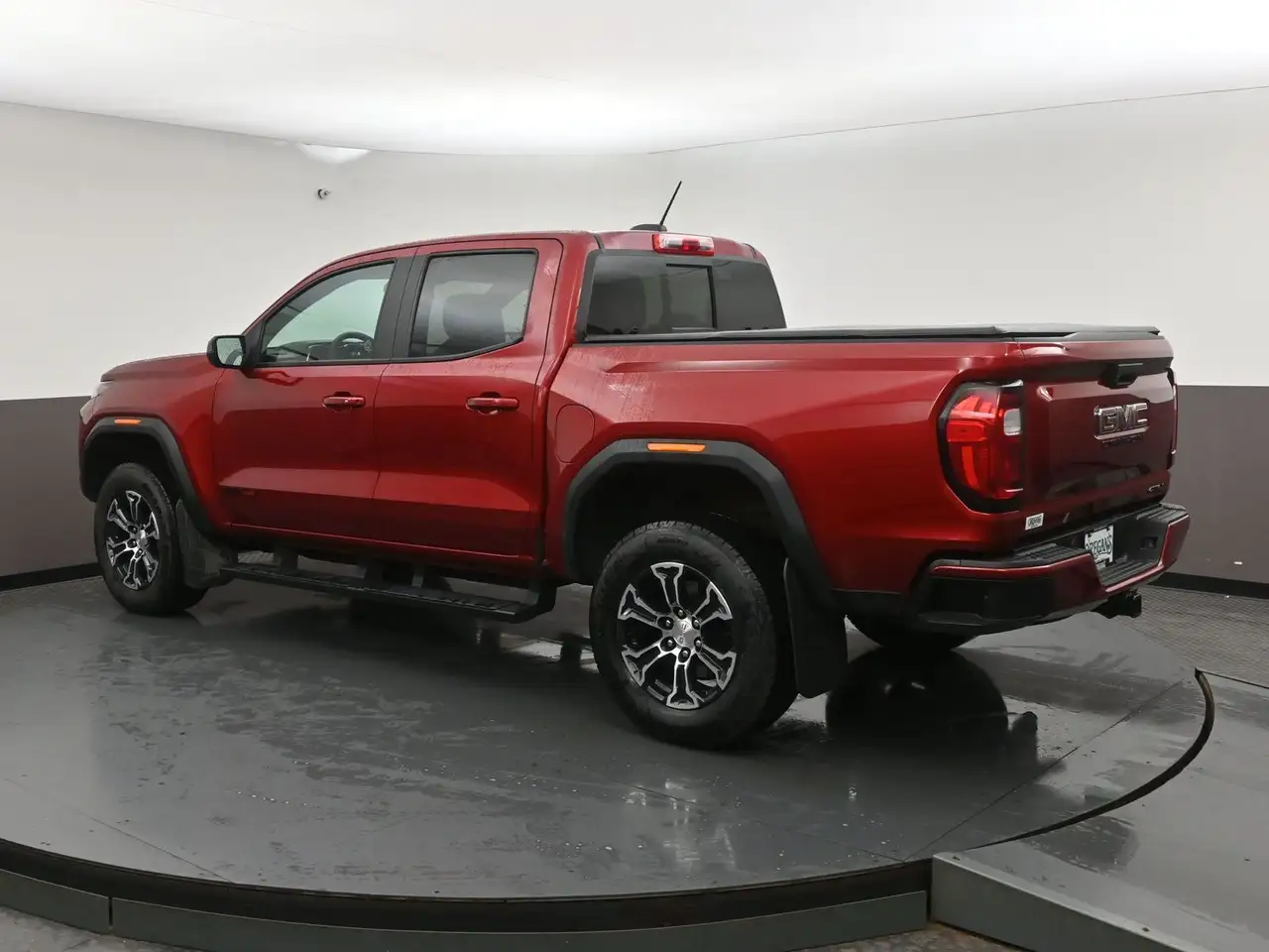 GMC Canyon снимка GMC Canyon