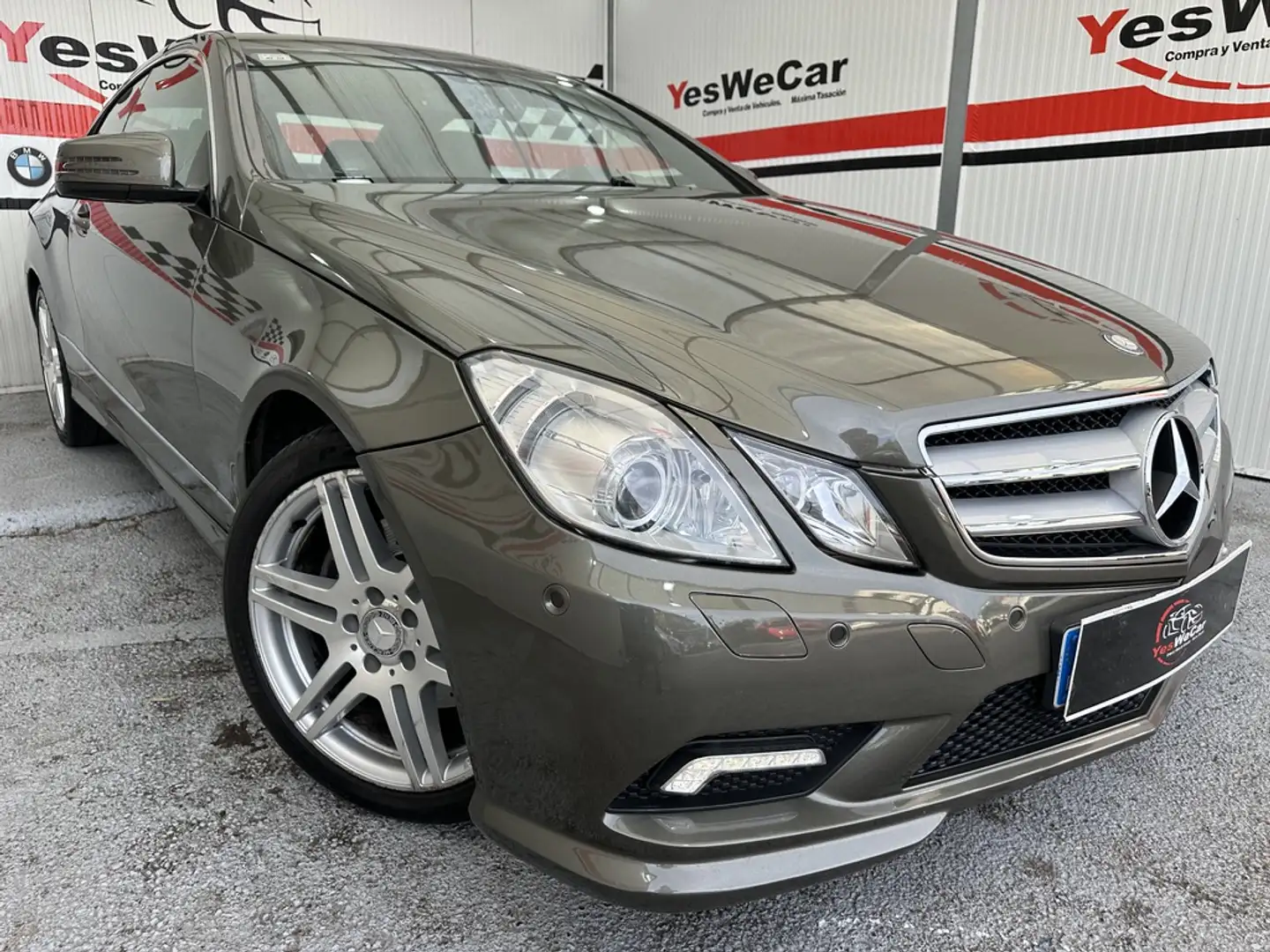 Mercedes-Benz E 220 Coupé 220CDI BE Aut. Grau - 1