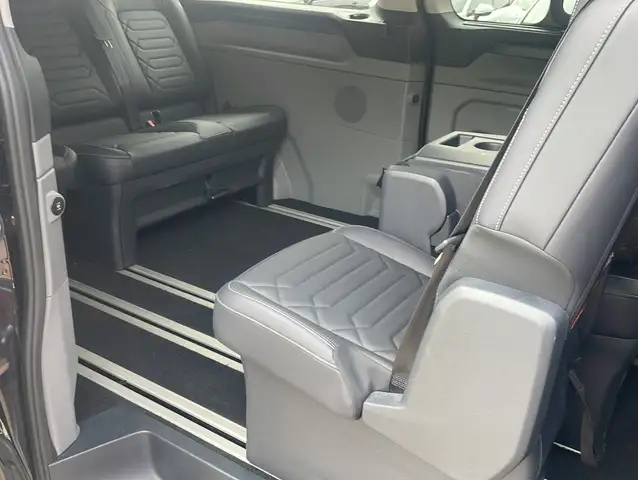 Ford Tourneo Custom view 13