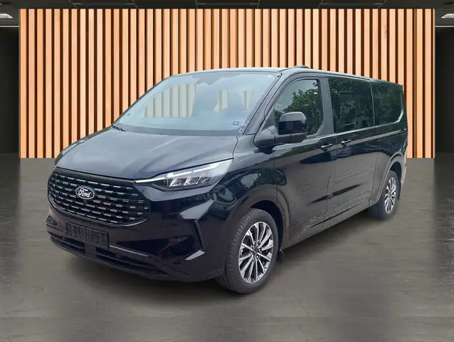 Ford Tourneo Custom view 2