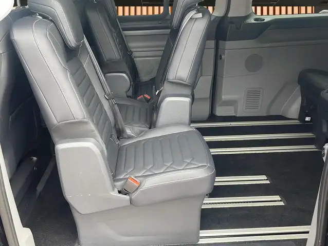 Ford Tourneo Custom view 11
