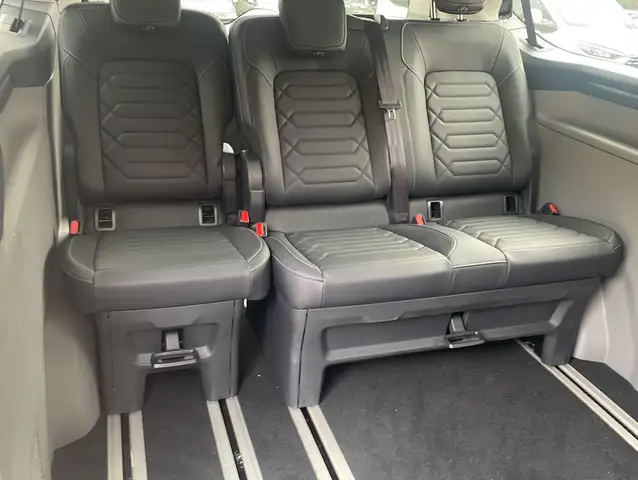 Ford Tourneo Custom view 15