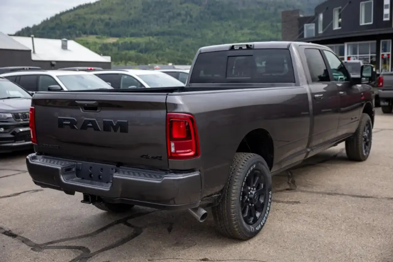RAM 3500 снимка RAM 3500