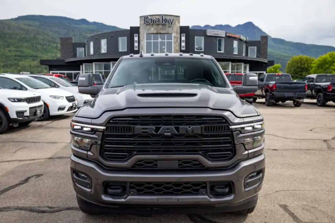 RAM 3500 снимка RAM 3500