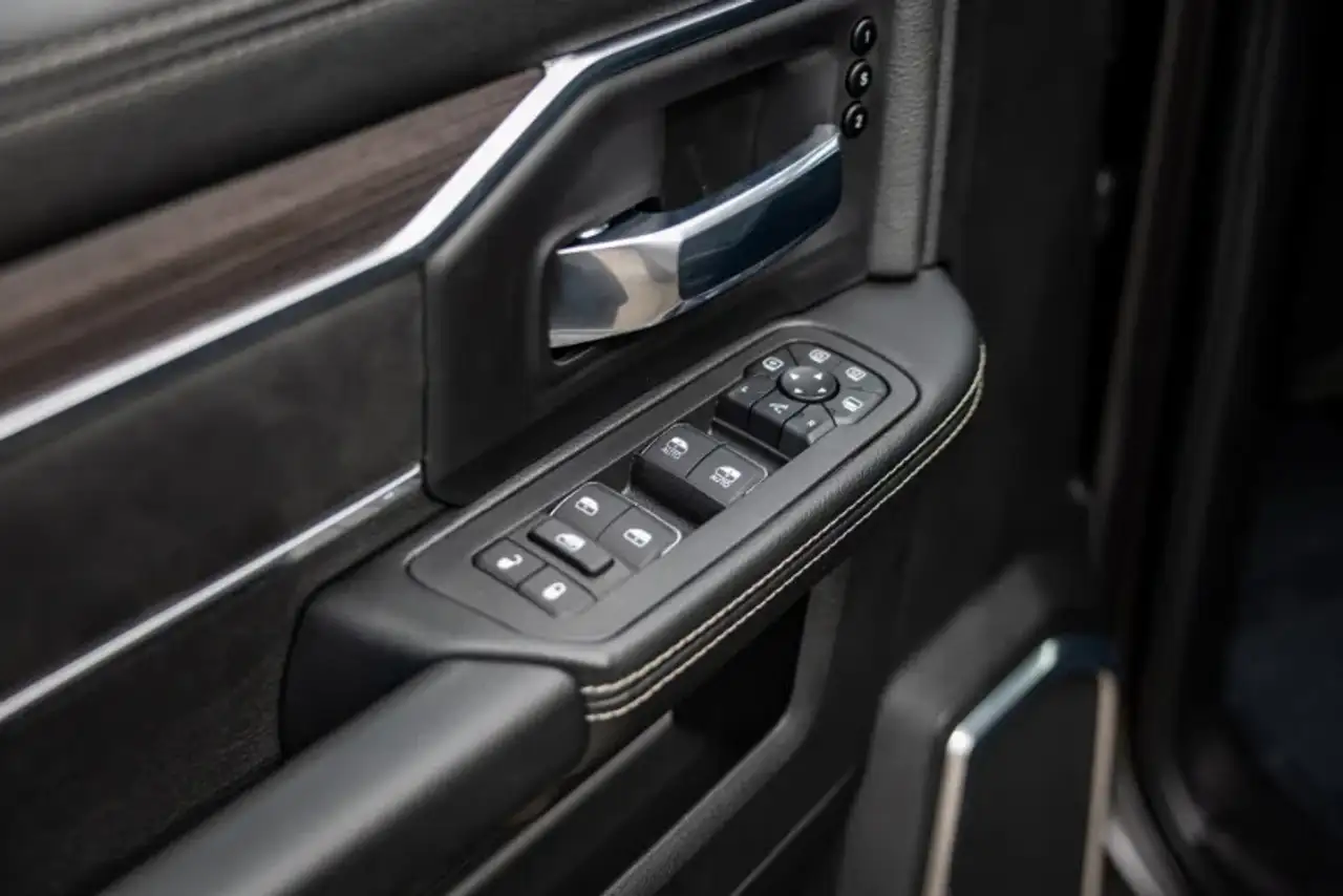 RAM 3500 снимка RAM 3500