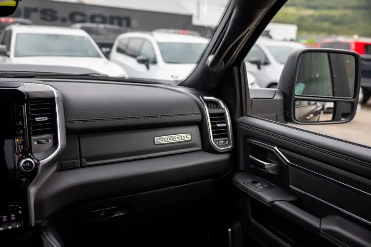 RAM 3500 снимка RAM 3500