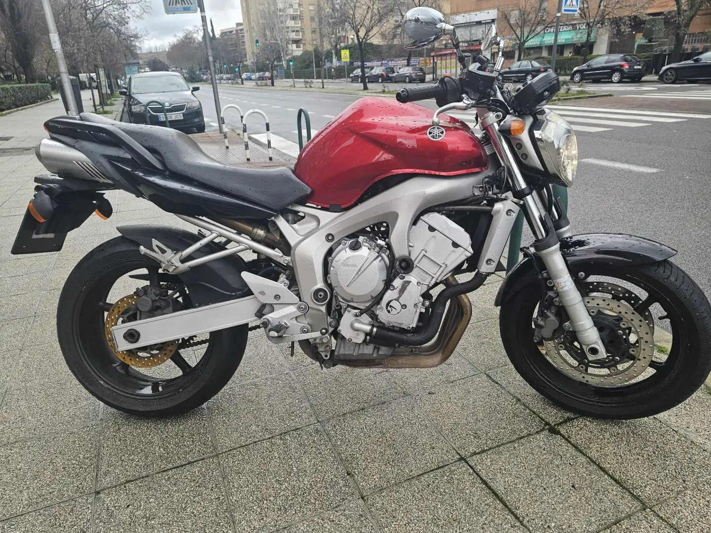 Yamaha FZR 600 Red - 1
