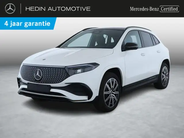 Mercedes-Benz EQA 300 4MATIC AMG Line | Panoramisch Dak | Verstelbare Ve