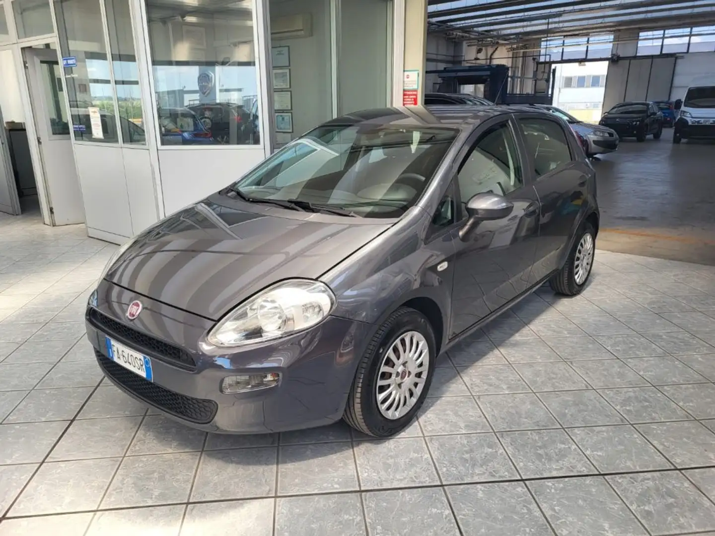 Fiat Punto 1.4 8V 5 porte Easypower Unico proprietario Grigio - 1