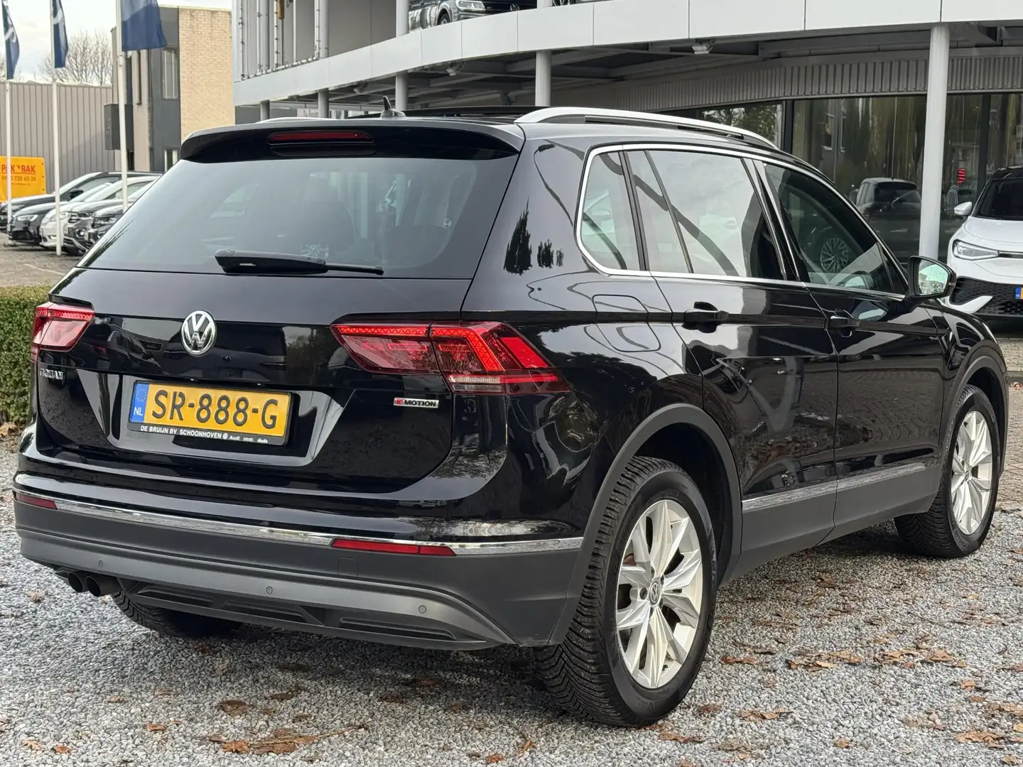 Volkswagen Tiguan 1.4 TSI 150pk DSG 4M Highline (Pano,Trekhaak,Virtu Zwart - 2