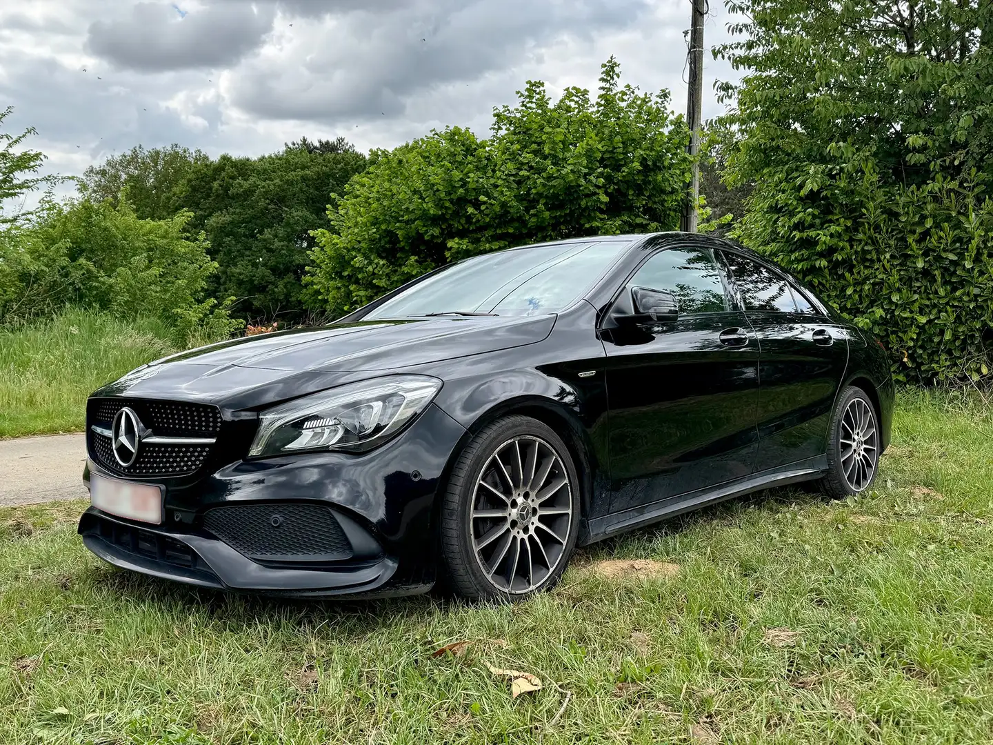 Mercedes-Benz CLA 180 CLA 180 White Art (AMG) Edition Noir - 2