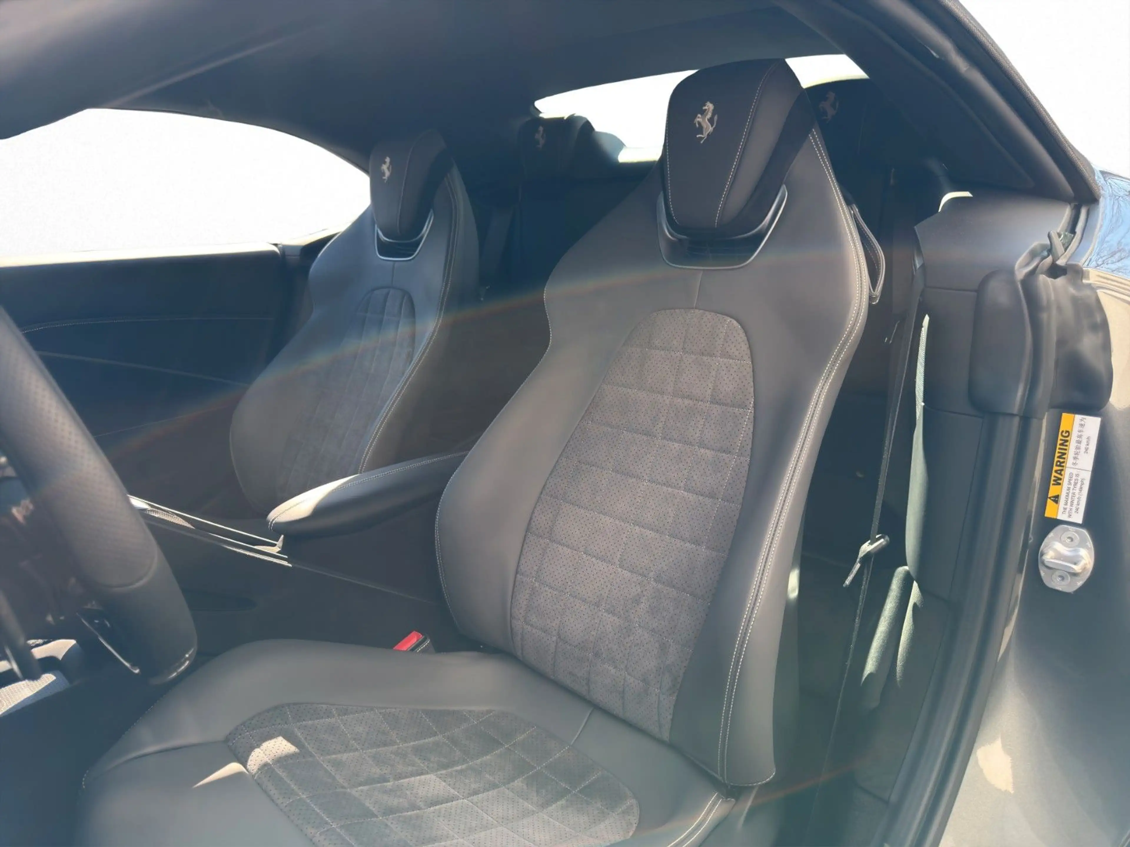 Ferrari Roma Spider / LED 7 MADM / Sitzlüftung — photo 13