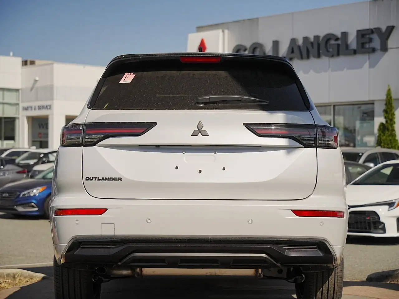 Mitsubishi Outlander снимка Mitsubishi Outlander