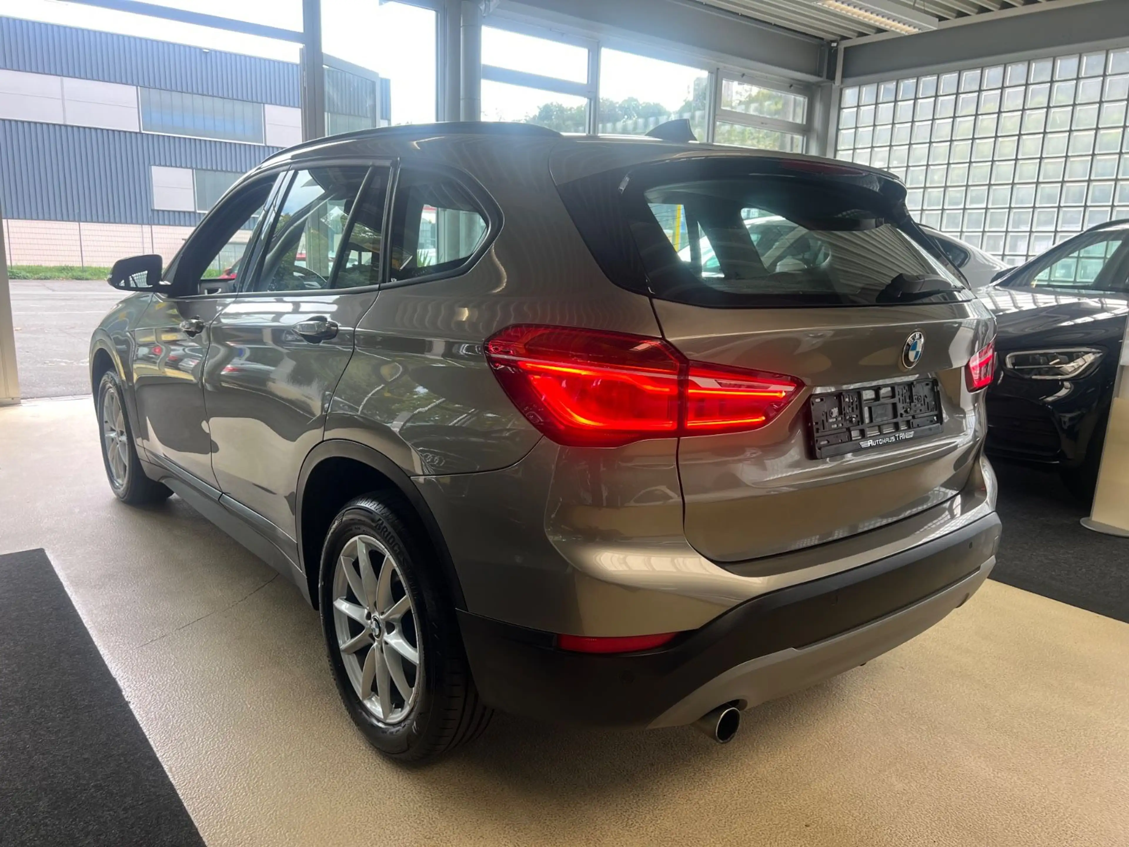 BMW X1 sDrive 18 d Advantage *LED*NAVI*SITZHEIZUNG* — photo 6