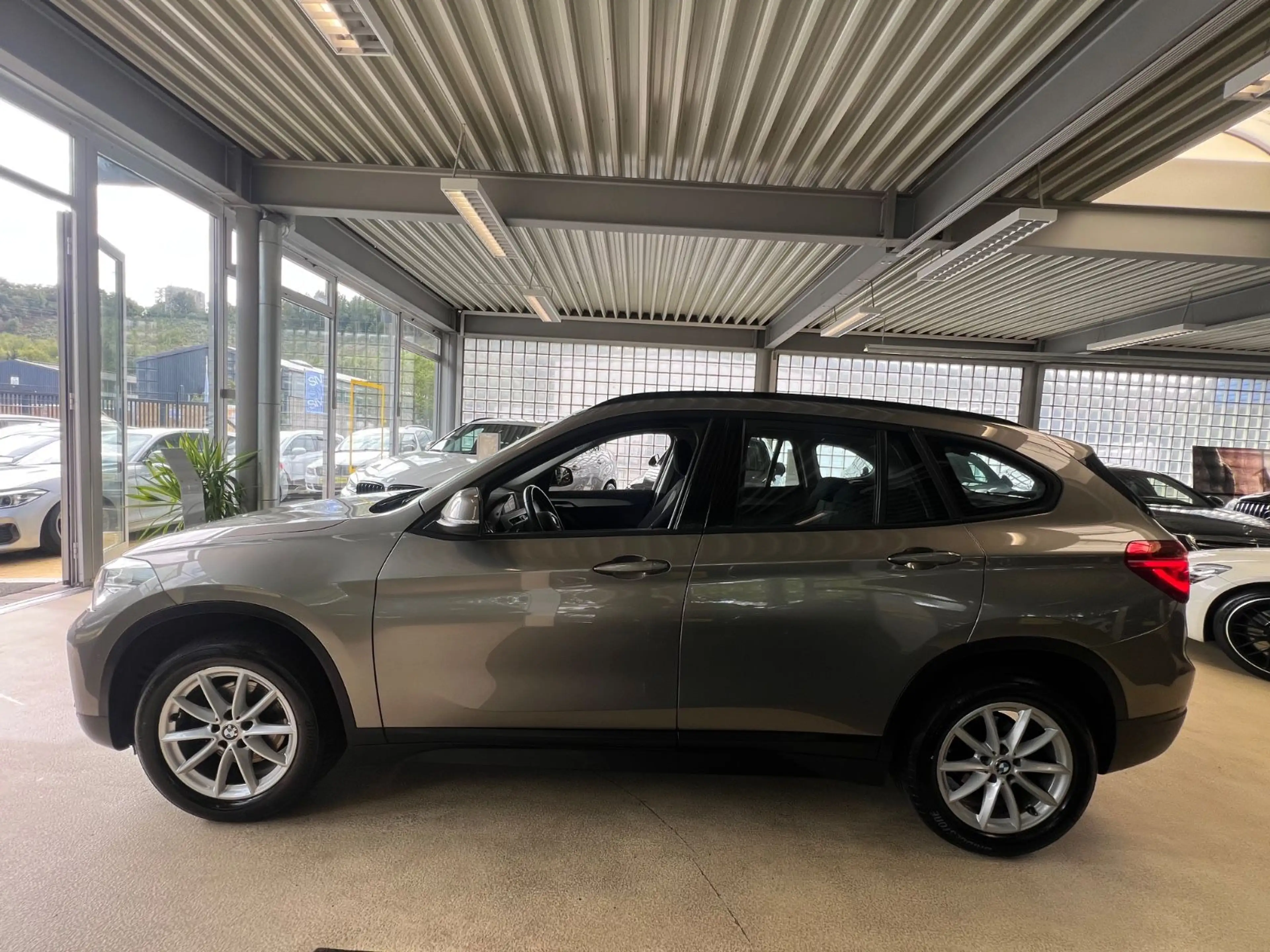 BMW X1 sDrive 18 d Advantage *LED*NAVI*SITZHEIZUNG* — photo 5